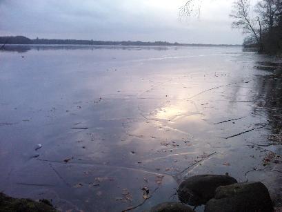 thumb-2012-12-26--FrozenLake.jpg